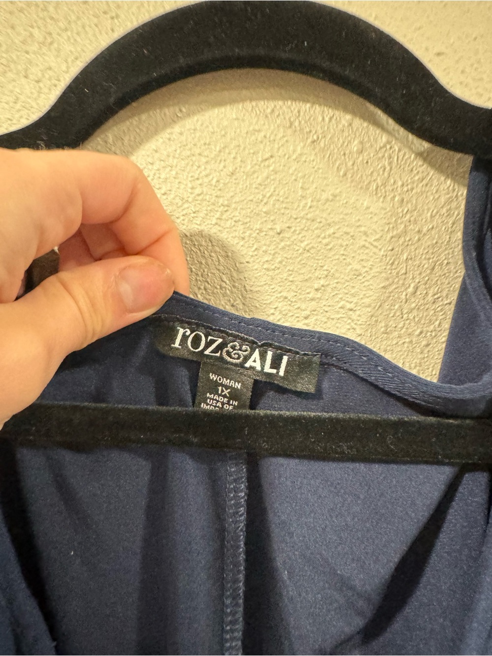 Roz & Ali Navy Midi Dress with Subtle Hem Detail - Picture 4 of 8